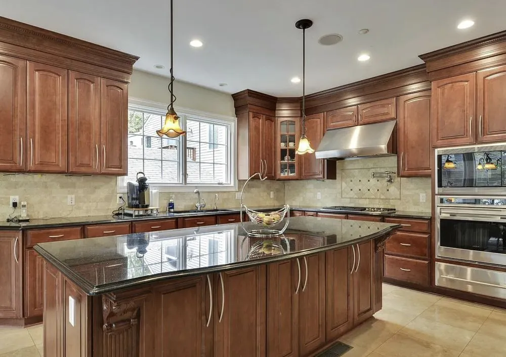 Slide of Metropolitan Home Services