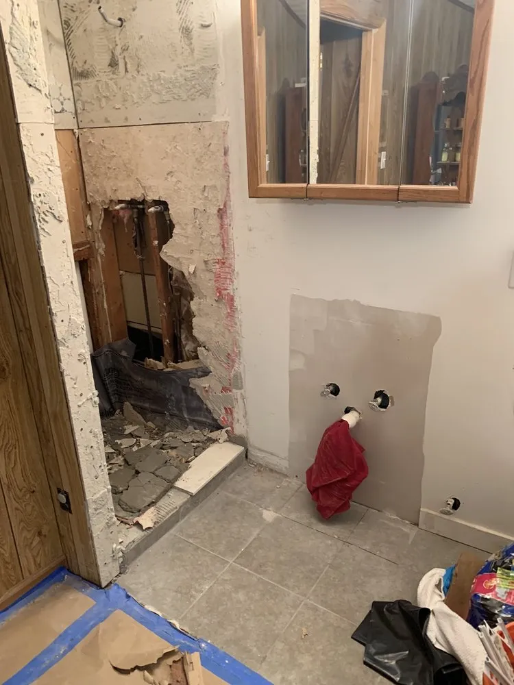 Slide of M&Holmes Contracting