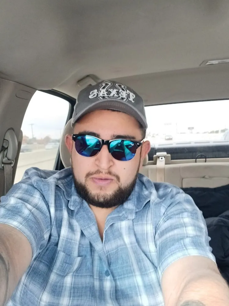 Slide of Miguel Handyman