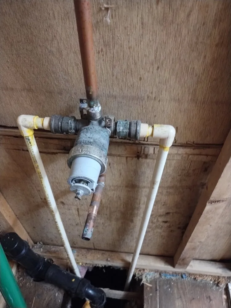 Slide of Mike C Handyman