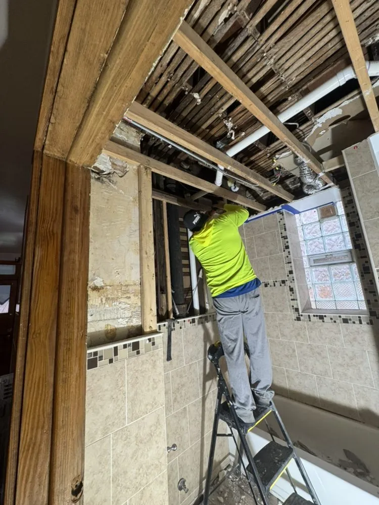 Top-rated pipe repair experts serving Chicago, IL - Mike Solorzano