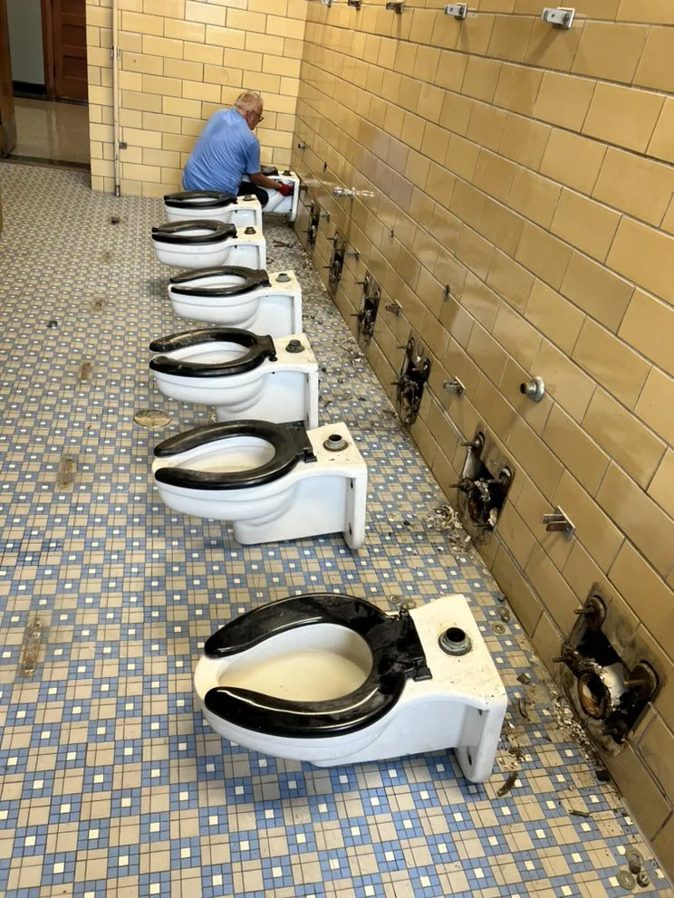 Quality drain cleaning in Evanston, IL by Mike The Plumber