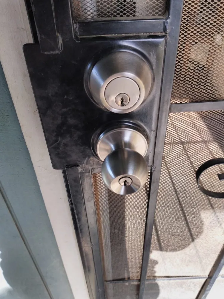 Slide of Mikes Handyman Repair