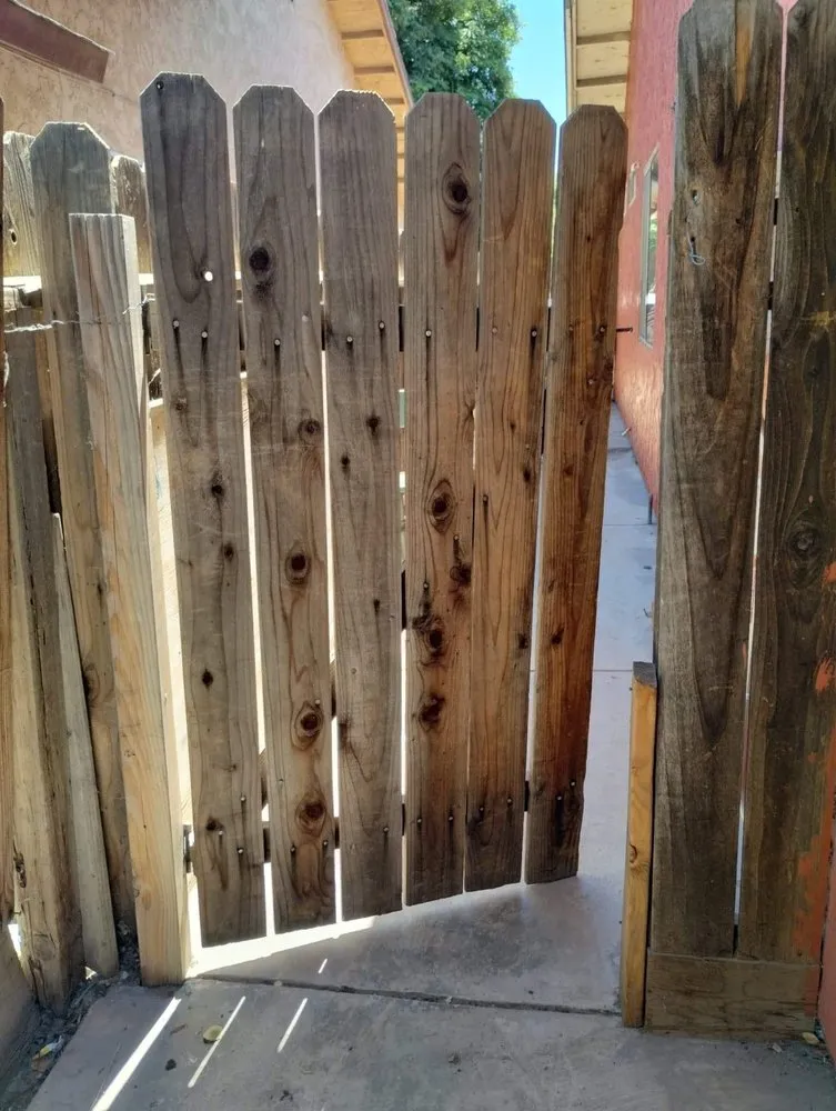 Slide of Mikes Handyman Repair