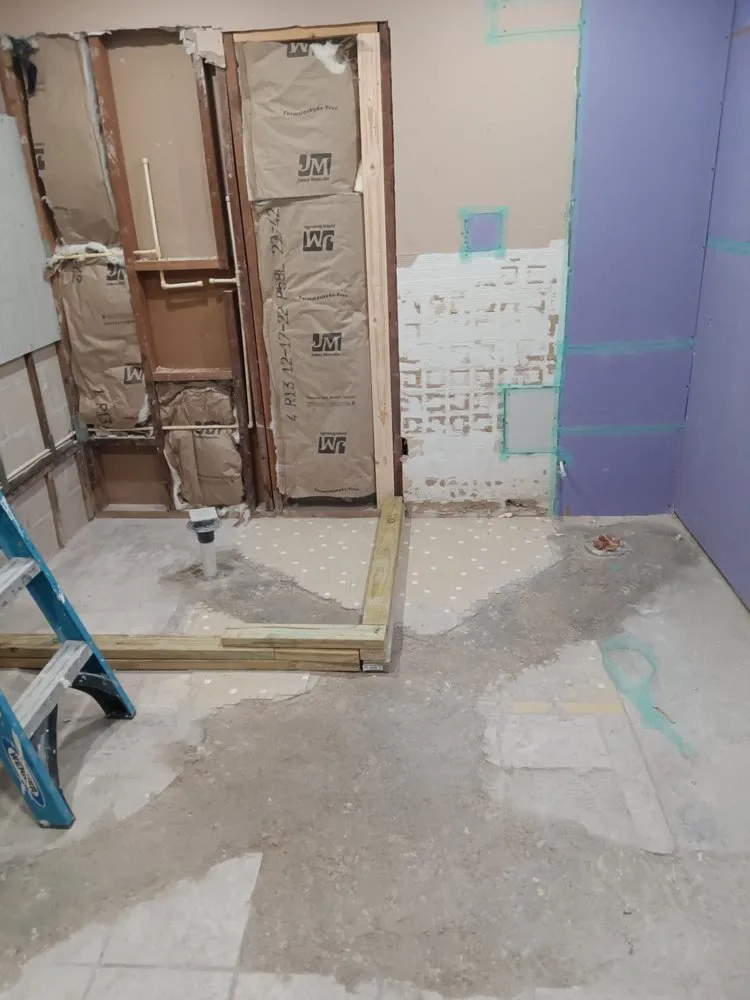 Slide of Milton Plomero