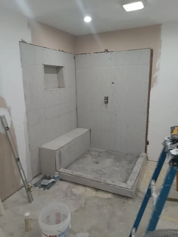 Slide of Milton Plomero