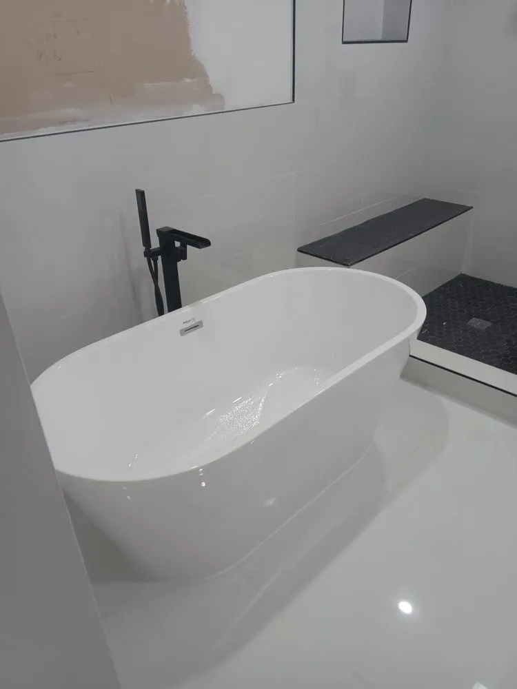 Slide of Milton Plomero