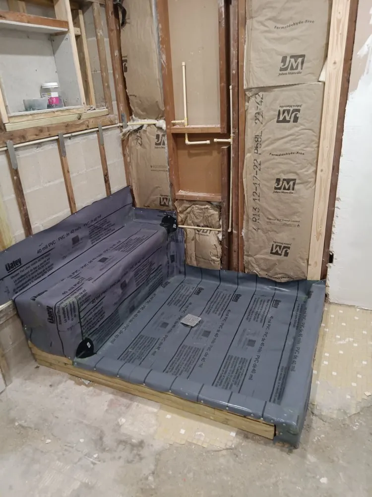 Slide of Milton Plomero