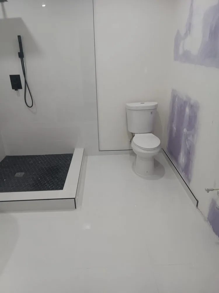 Slide of Milton Plomero