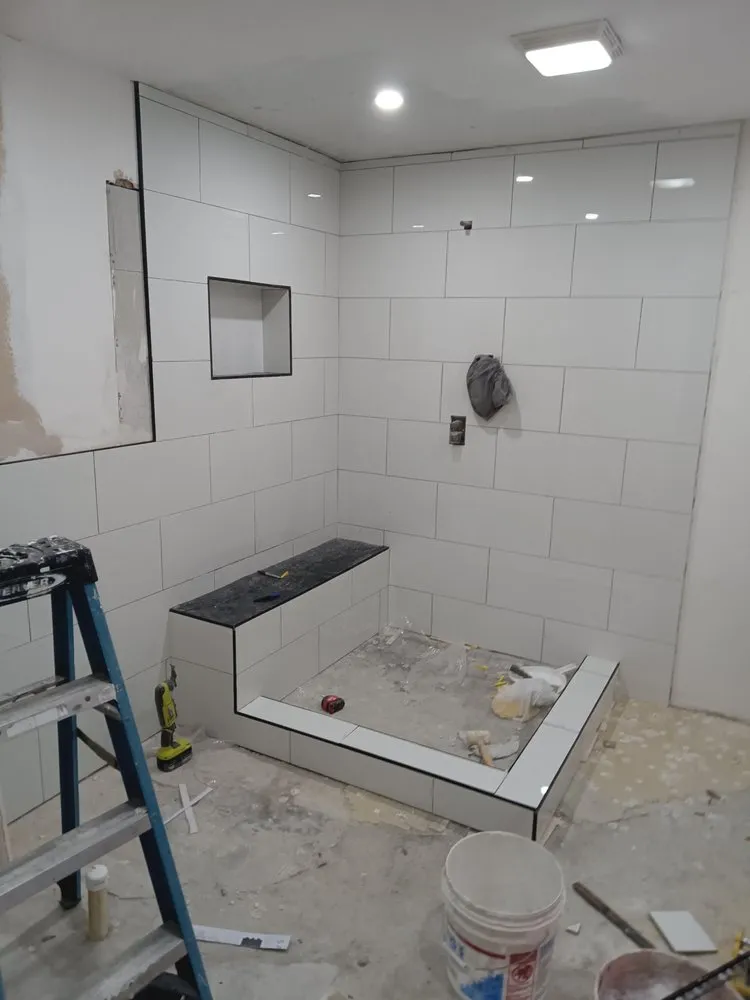 Slide of Milton Plomero