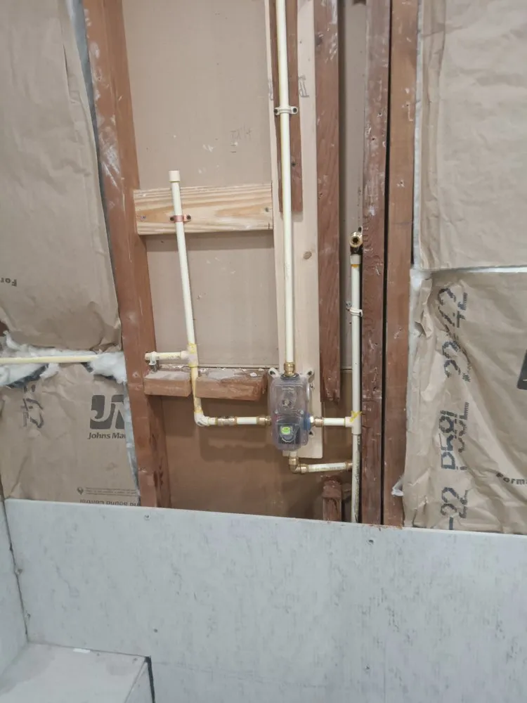 Slide of Milton Plomero