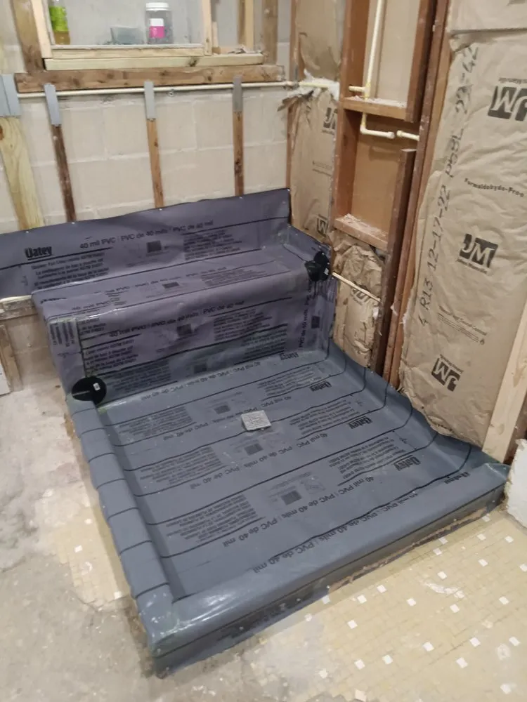 Slide of Milton Plomero