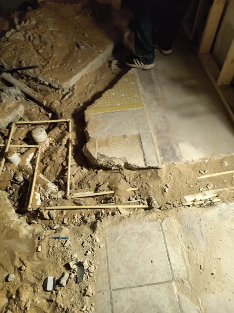 Slide of Milton Plomero