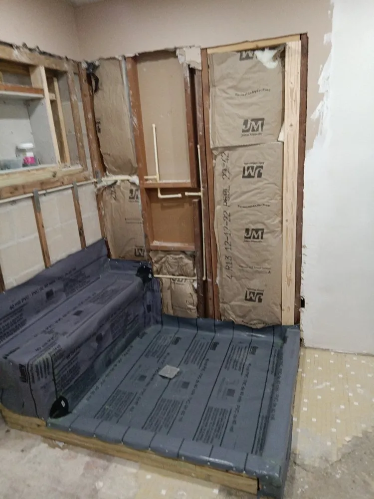 Slide of Milton Plomero