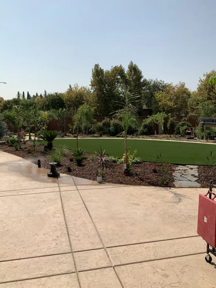 Slide of Miracle Grow Landscape