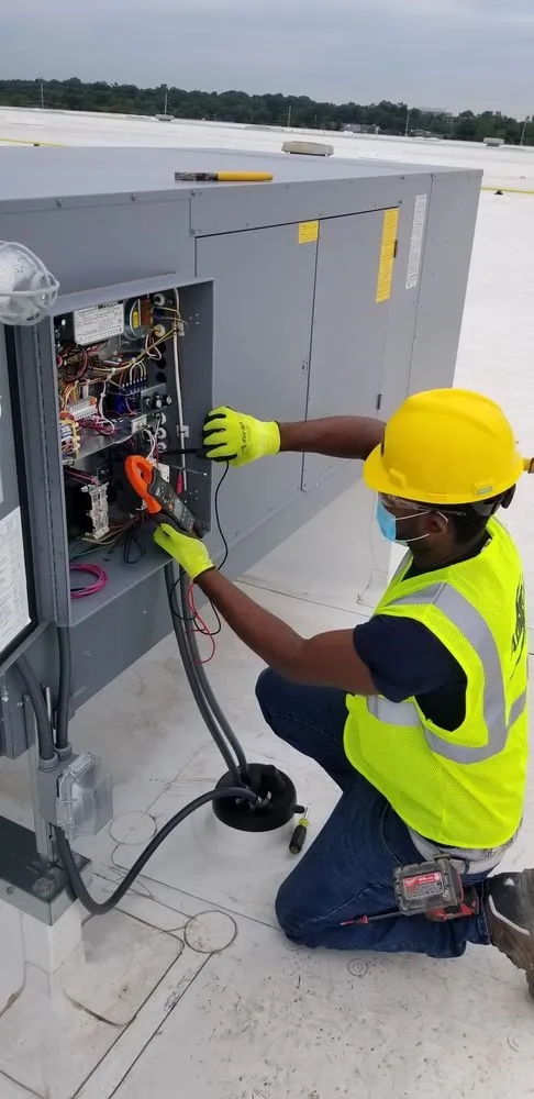 Slide of Mister Rey Electric & Plumbing services