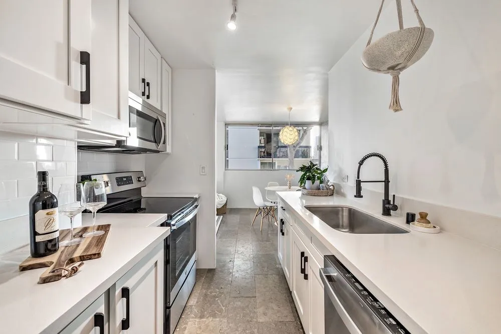 Slide of Moniz Maintenance Service