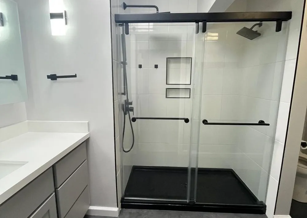 Slide of Moniz Maintenance Service