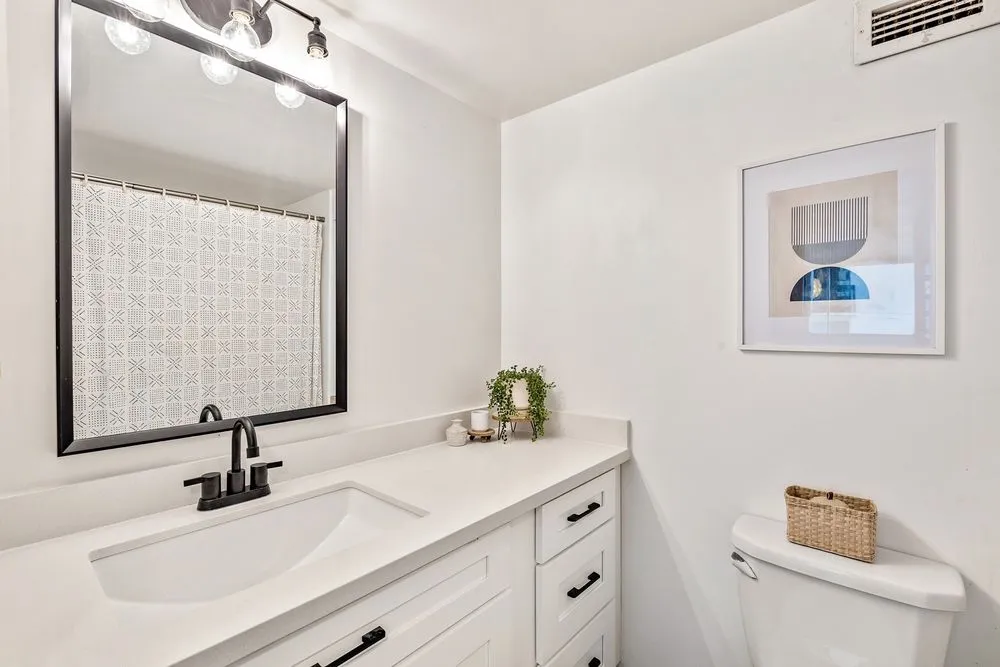 Slide of Moniz Maintenance Service