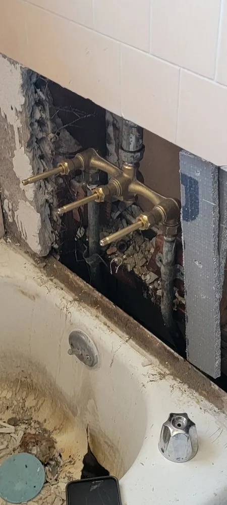 Slide of Monroy's Plumbing Services