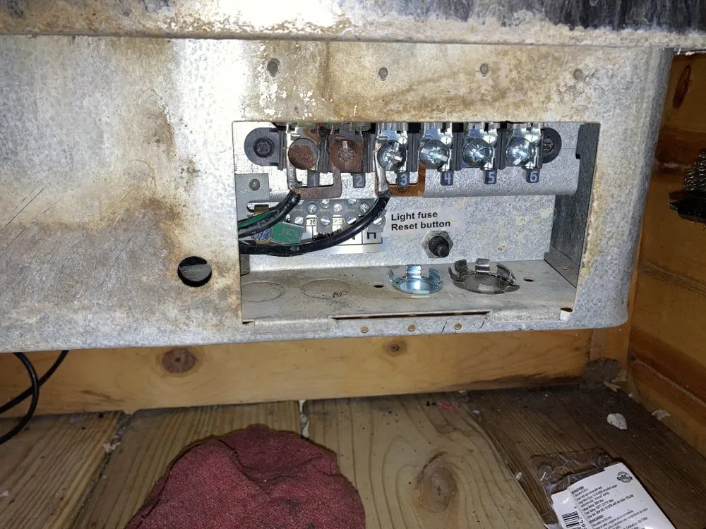 Slide of Moses Tijerina’s Handyman Services