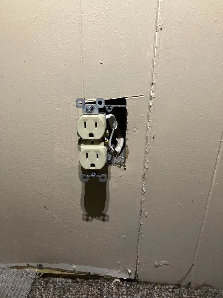 Slide of Moses Tijerina’s Handyman Services