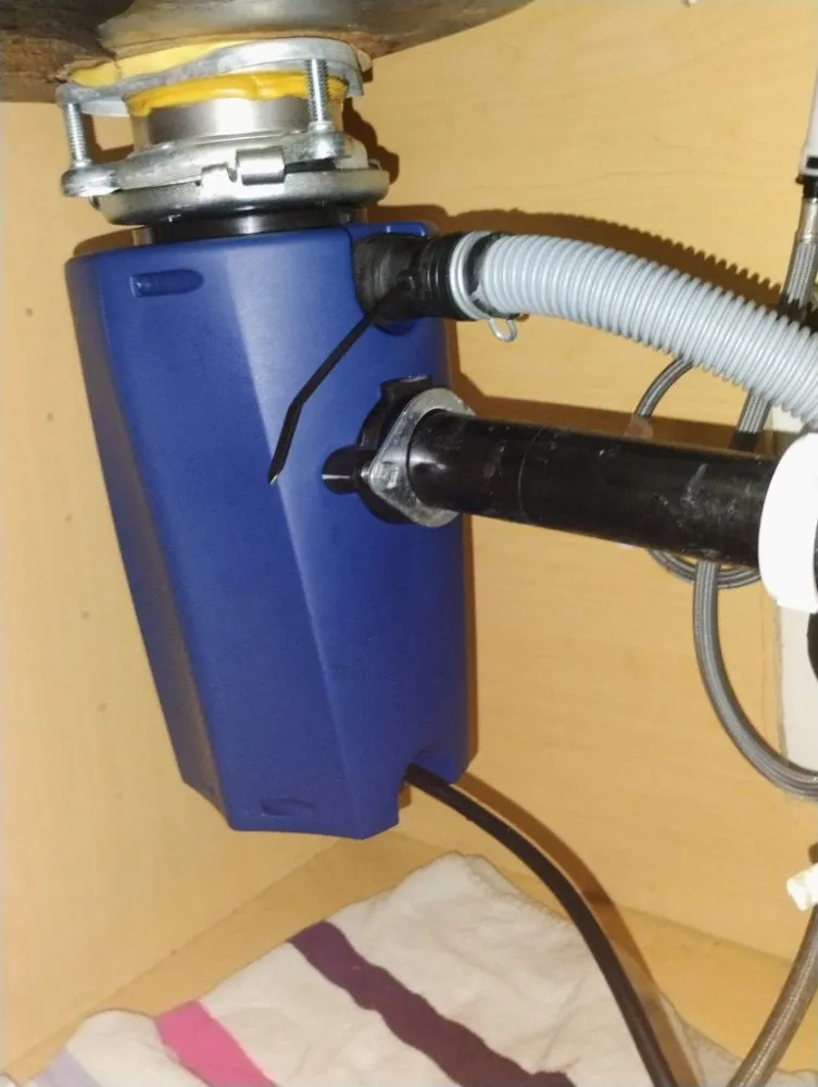 Slide of Mother Earth's Construction & Landscaping & Plumbing