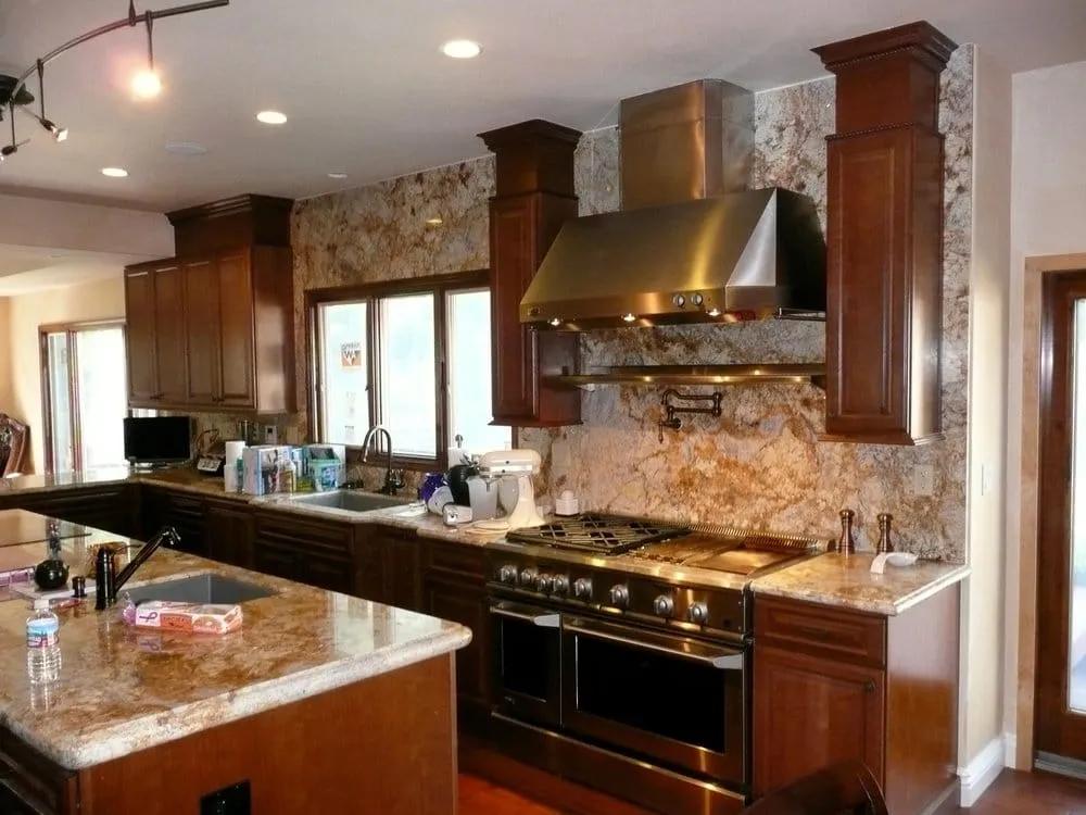 Slide of Motto Construction