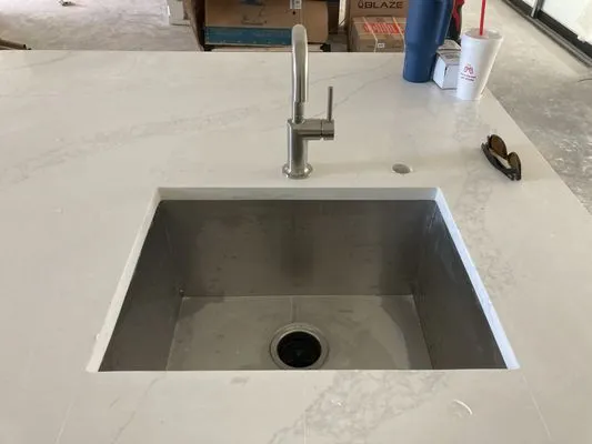 Motto's Plumbing Logo