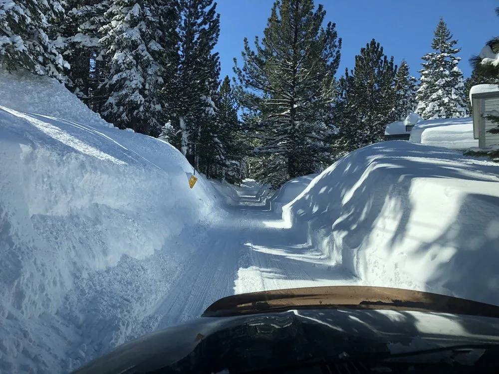 Slide of Mountain View Absentee Homeowners Service