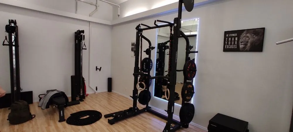 Slide of Mr Den Handyman Service