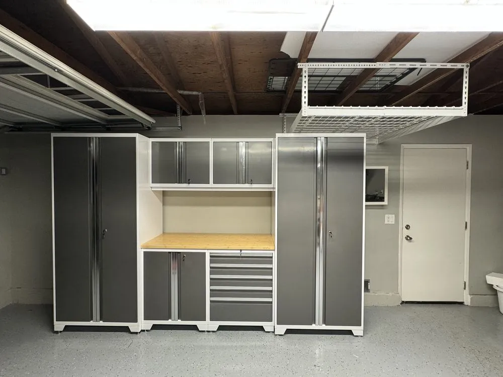 Slide of Mr Den Handyman Service