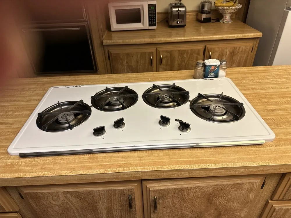 Slide of Mr Den Handyman Service