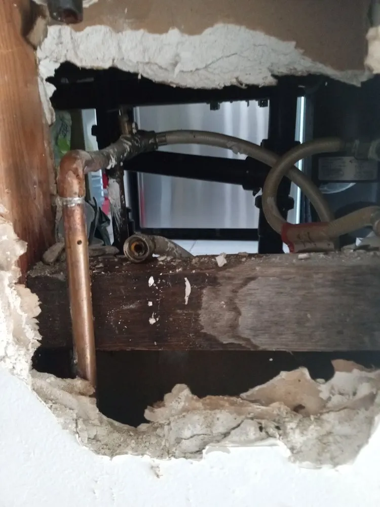 Affordable pipe repair in Hawthorne, CA by Mr Harris plumbing & Handyman Service