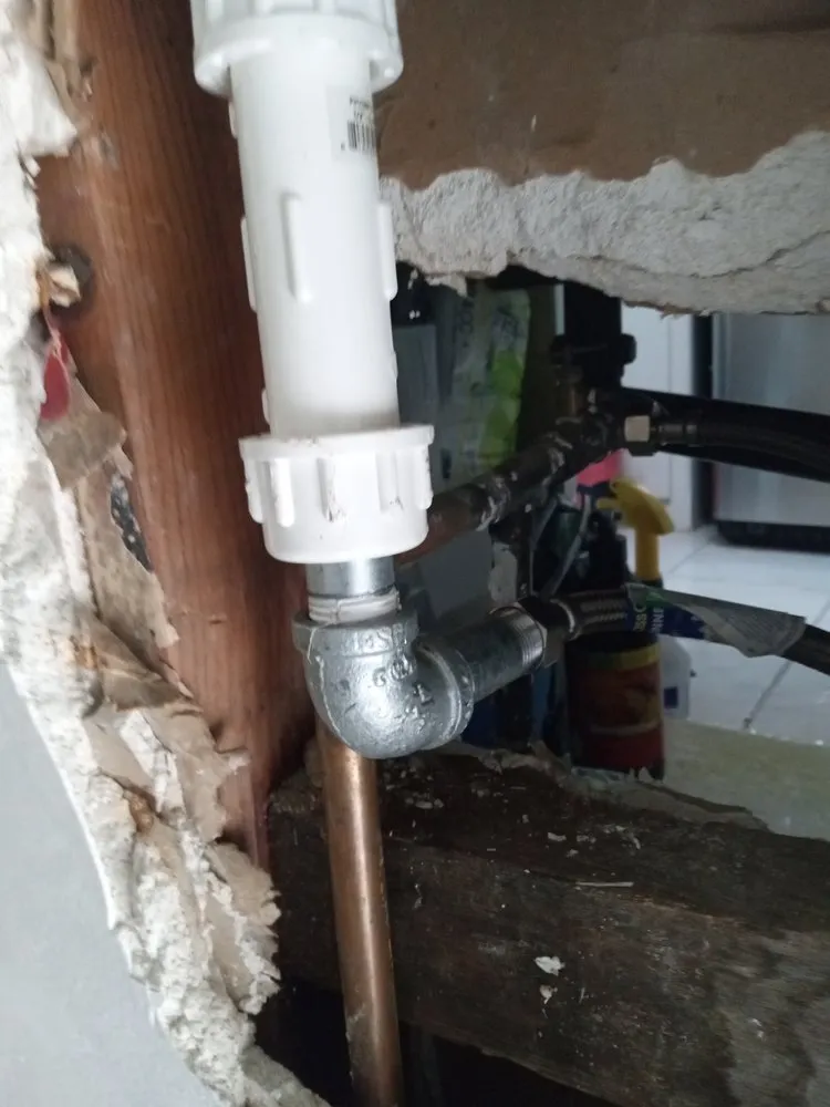 Emergency water heater service experts serving Hawthorne, CA - Mr Harris plumbing & Handyman Service