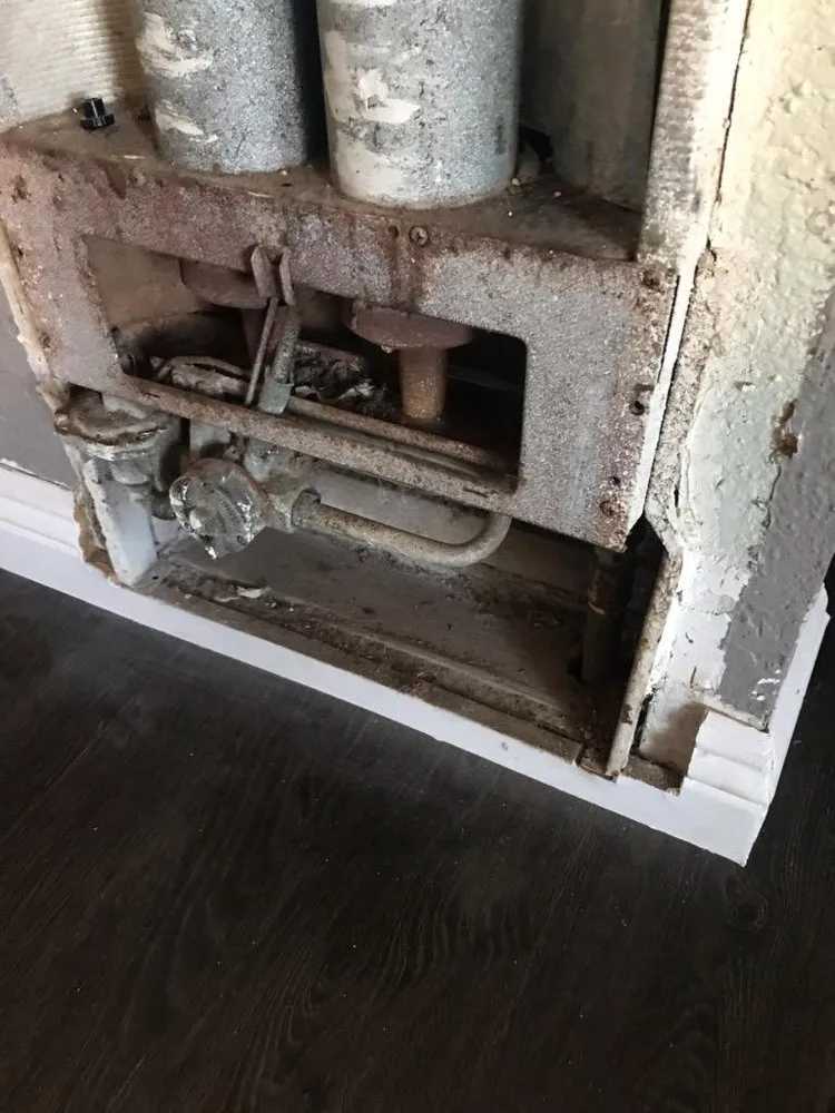 Expert pipe repair for homes in Long Beach, CA by Mr. Lucky Cat Plumbing