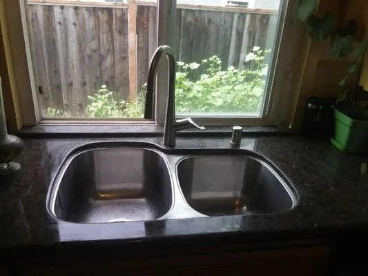 Mr Reliable Plumbing & Heating Logo