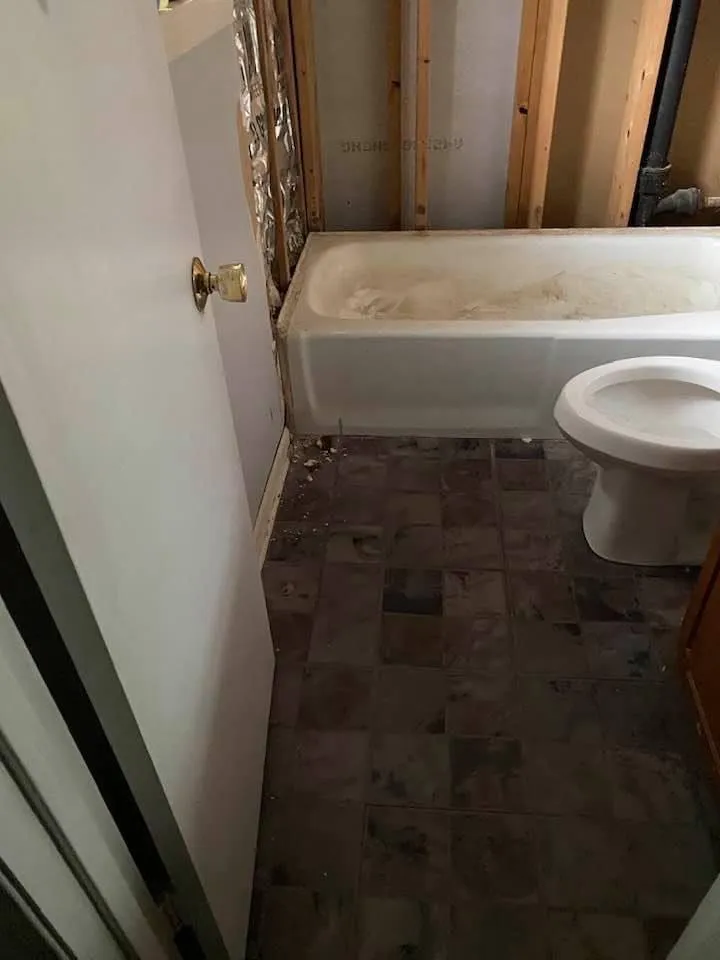 Slide of M&T Plumbing Repair