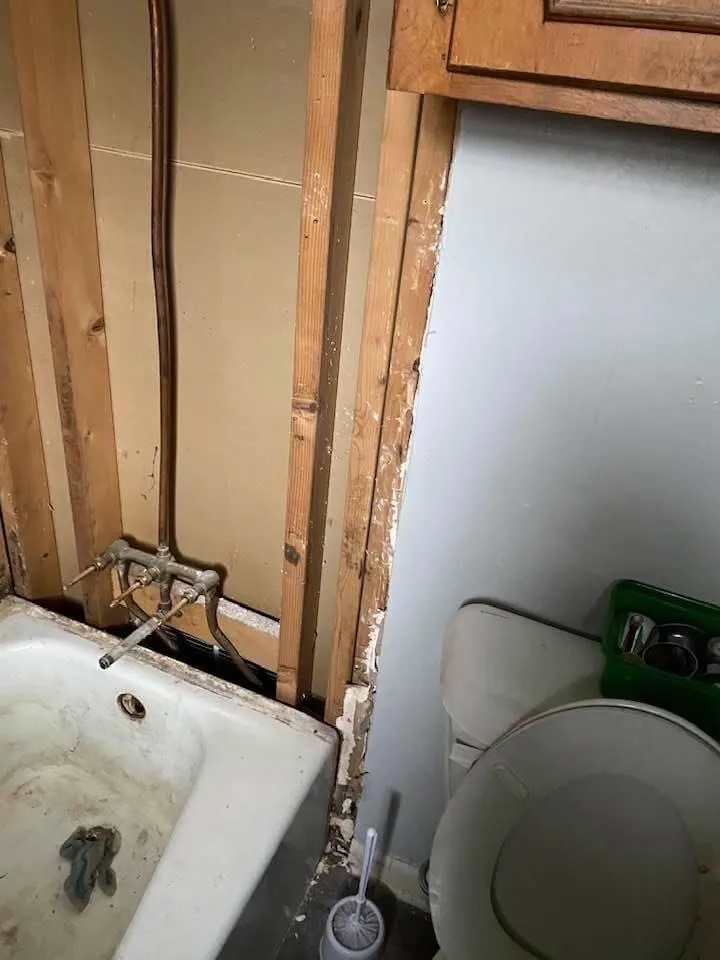 Slide of M&T Plumbing Repair
