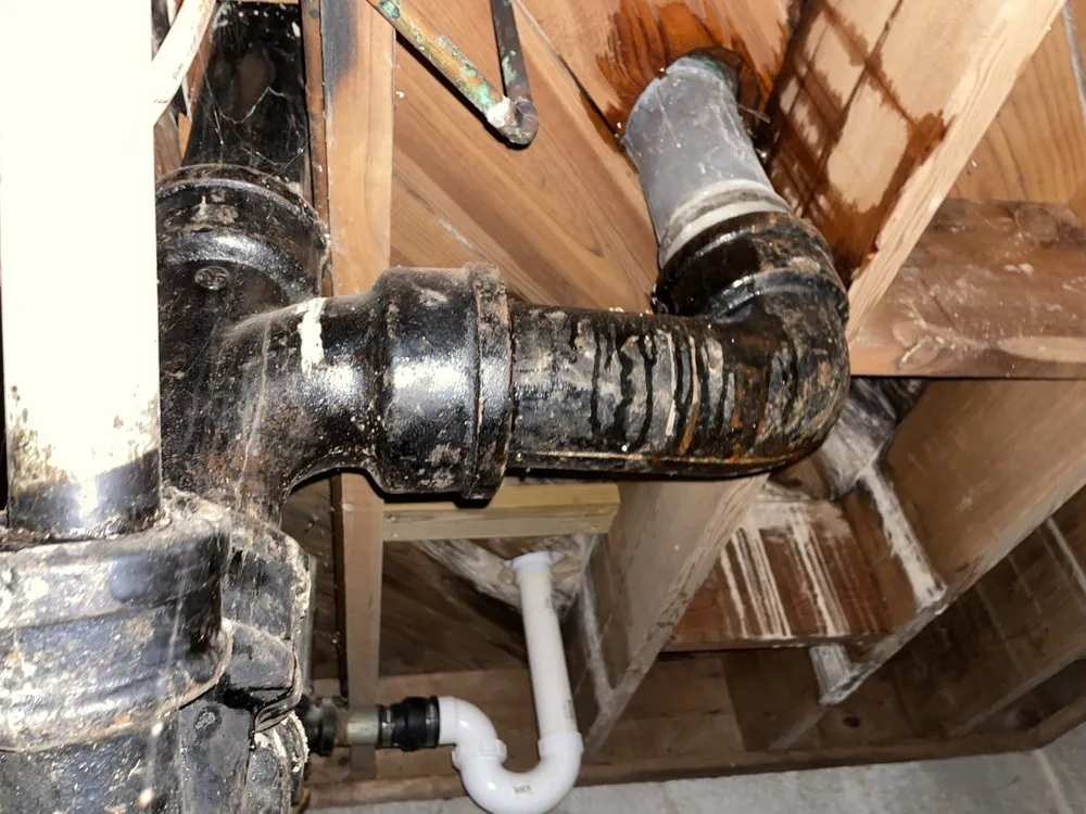 Professional emergency plumbing experts serving Columbus, OH - Mullins Maintenance & Mechanical Services