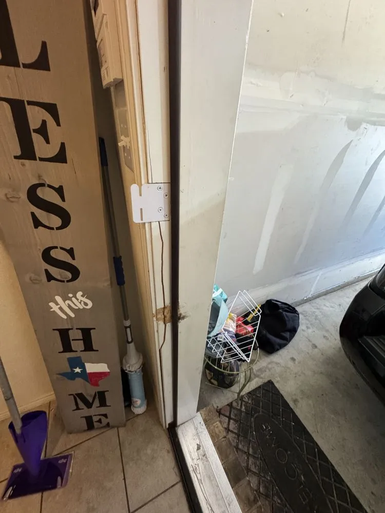 Slide of Muniz Handyman Services