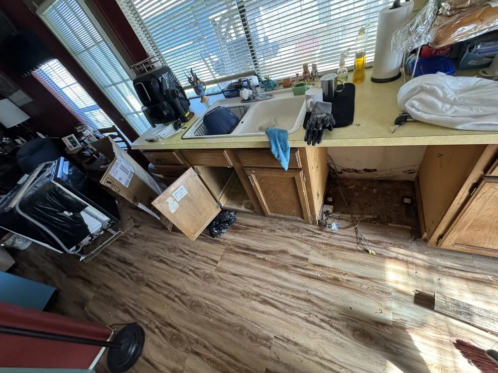 Slide of Muniz Handyman Services