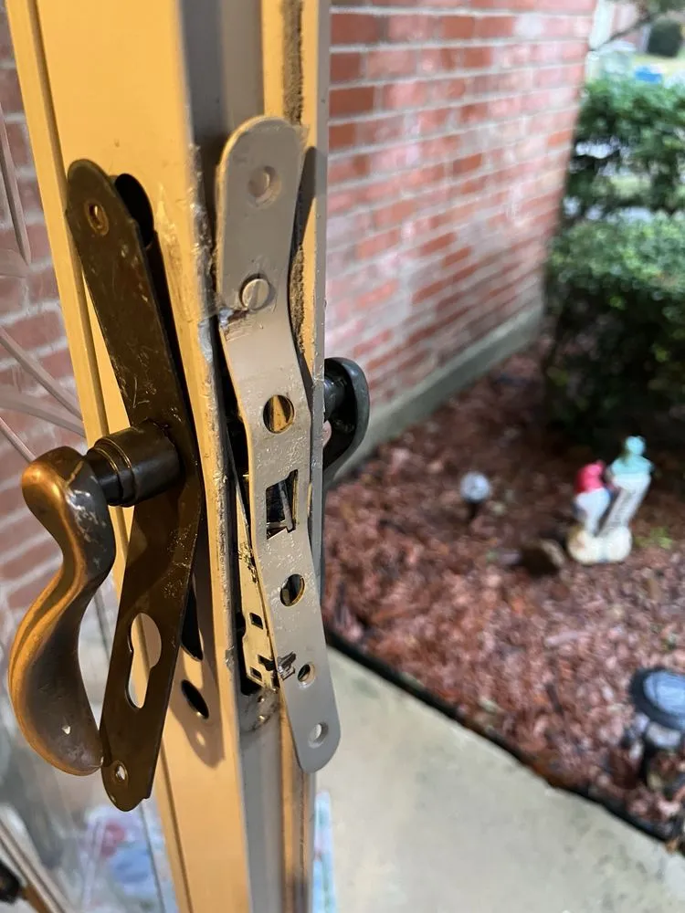 Slide of Muniz Handyman Services