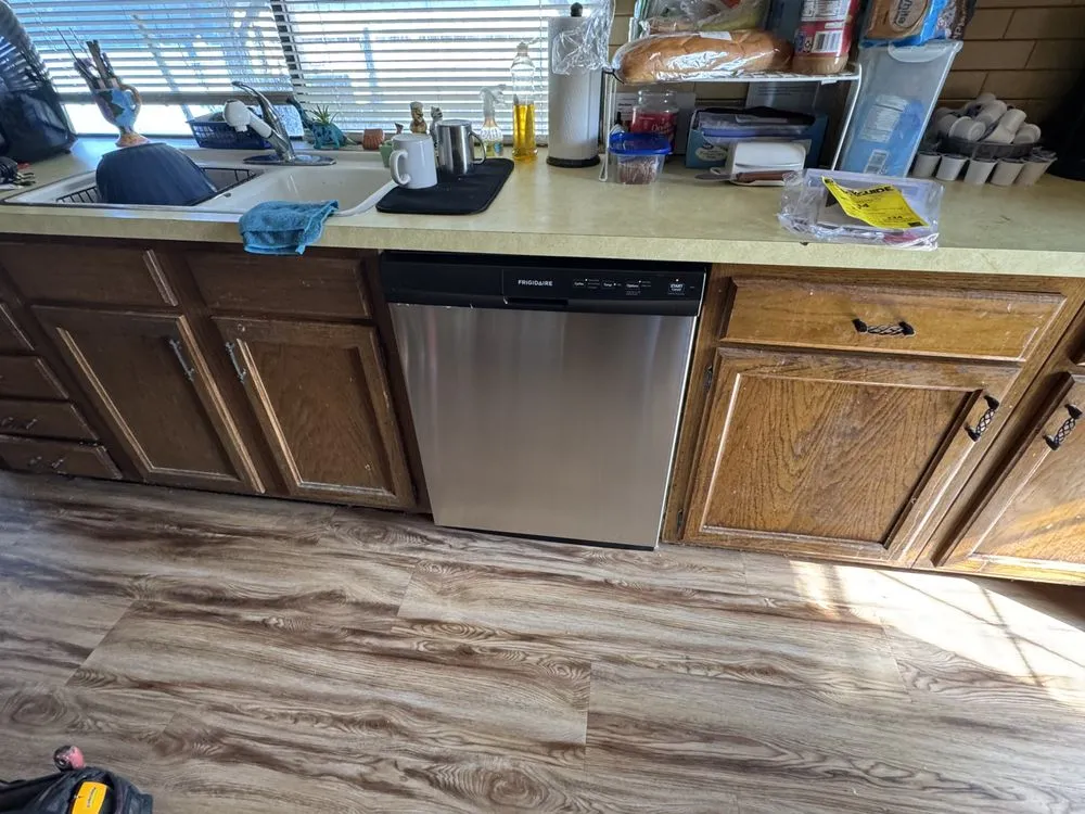 Slide of Muniz Handyman Services