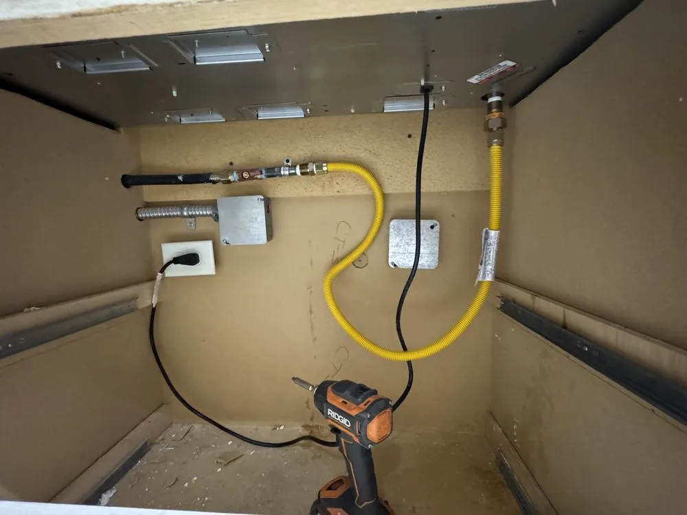 Slide of Muniz Handyman Services