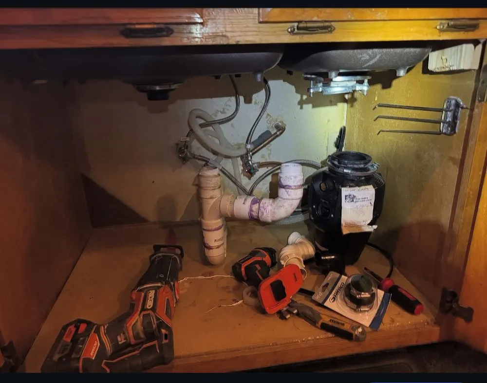 Slide of Muniz Handyman Services