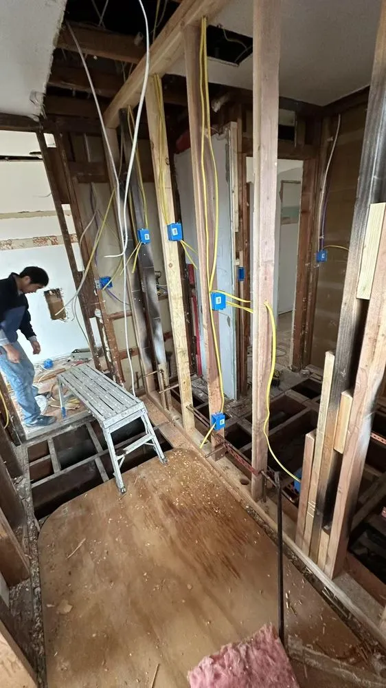 Slide of M&W Plumber