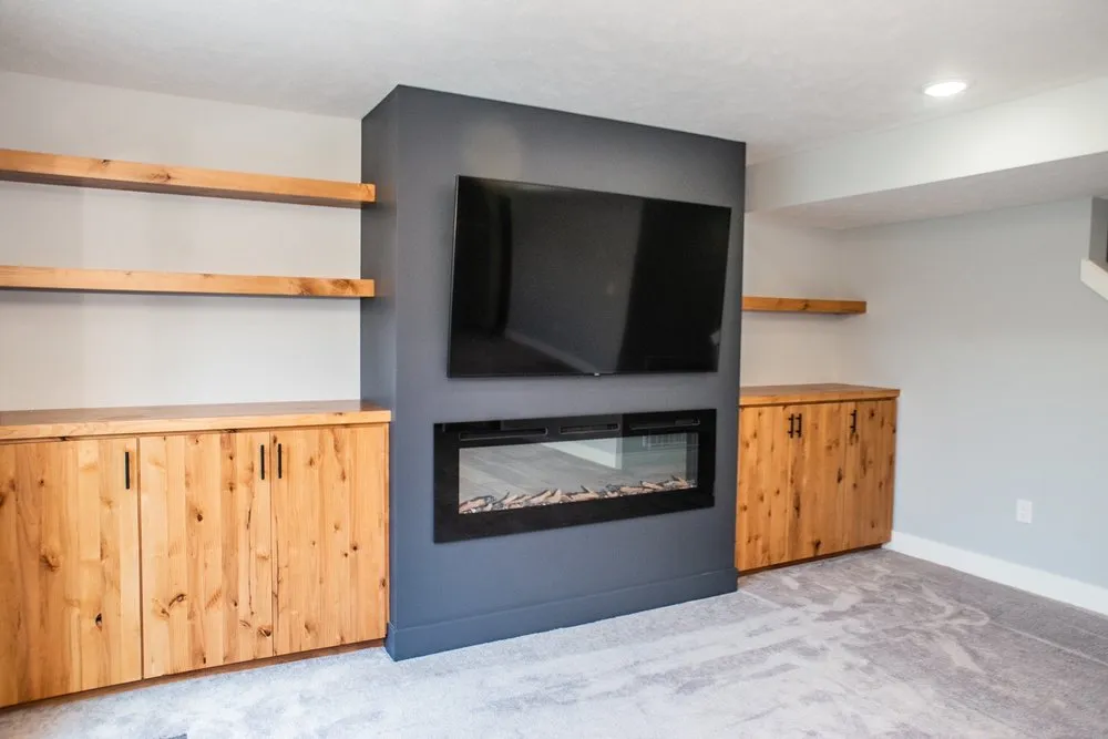 Slide of Nate Kaptein Builder