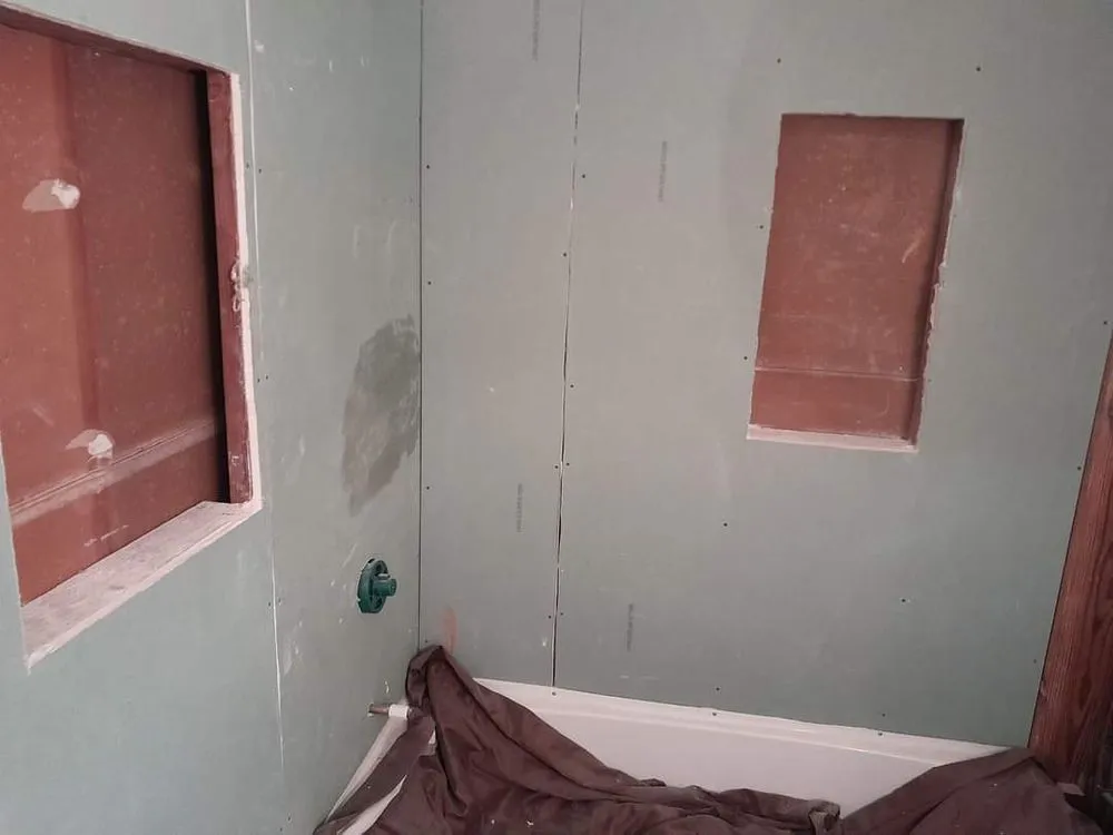 Slide of Newt Handyman