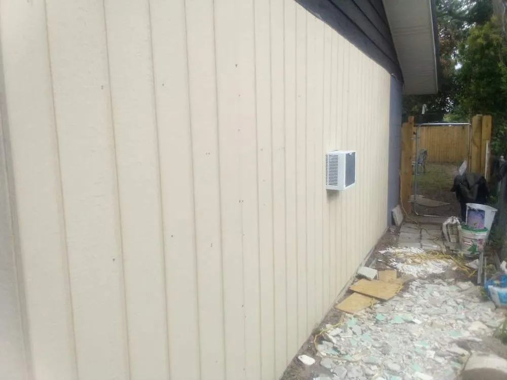 Slide of Newt Handyman